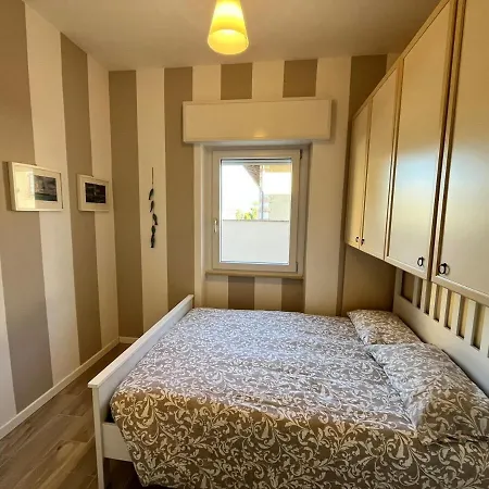 3 Bdr 100m From The Sea And Sea View And Terrace דירה *